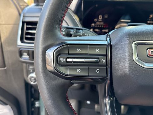 Used 2025 GMC Yukon AT4 Ultimate image 28