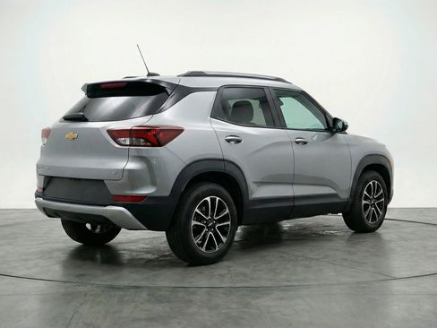 Used 2025 Chevrolet TrailBlazer LT image 9