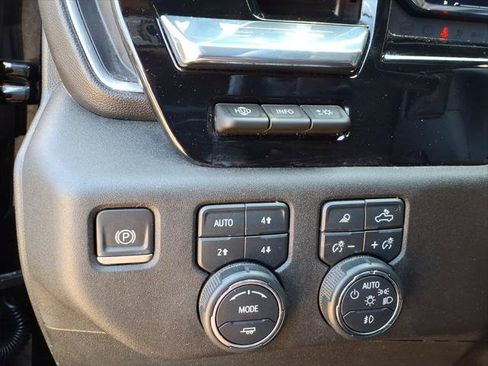 Used 2024 Chevrolet Silverado 1500 High Country AWD/4WD image 15