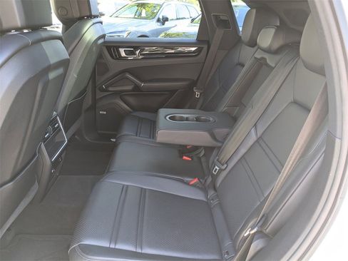 Used 2019 Porsche Cayenne image 15