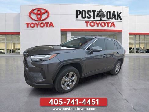 Used 2025 Toyota RAV4 XLE w/ Convenience Package AWD/4WD image 3