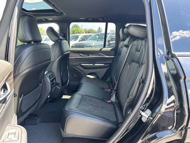 New 2026 Jeep Grand Cherokee Altitude AWD/4WD image 5