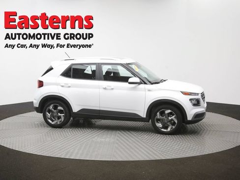 Used 2025 Hyundai Venue SEL FWD image 43