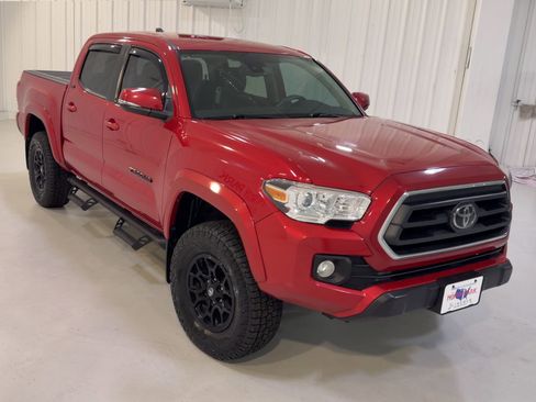 Used 2021 Toyota Tacoma SR5 w/ Technology Package AWD/4WD image 3