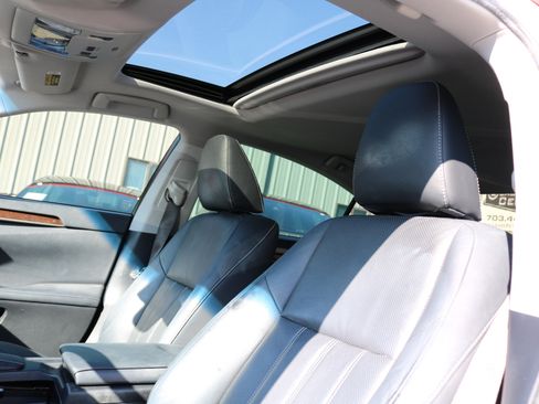 Used 2016 Lexus ES 350 w/ Luxury Package w/Wood Trim image 17