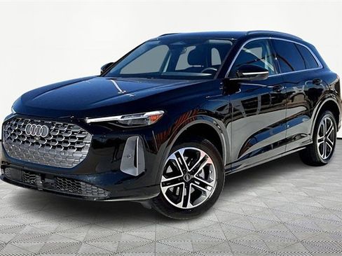 Used 2025 Audi Q5 Premium Plus w/ Premium Plus image 1