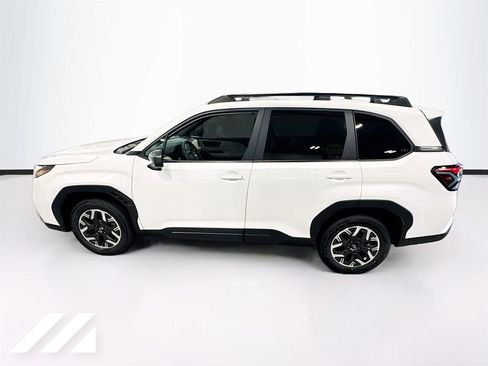 Used 2026 Subaru Forester Premium AWD/4WD image 8