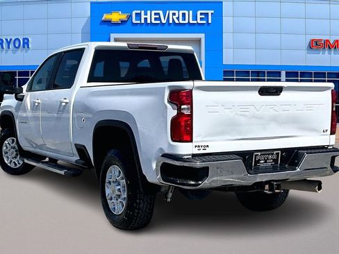 Used 2022 Chevrolet Silverado 2500 LT w/ Convenience Package AWD/4WD image 4