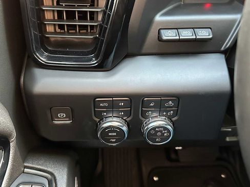 Used 2024 GMC Sierra 2500 AT4 w/ AT4 Premium Plus Package image 33