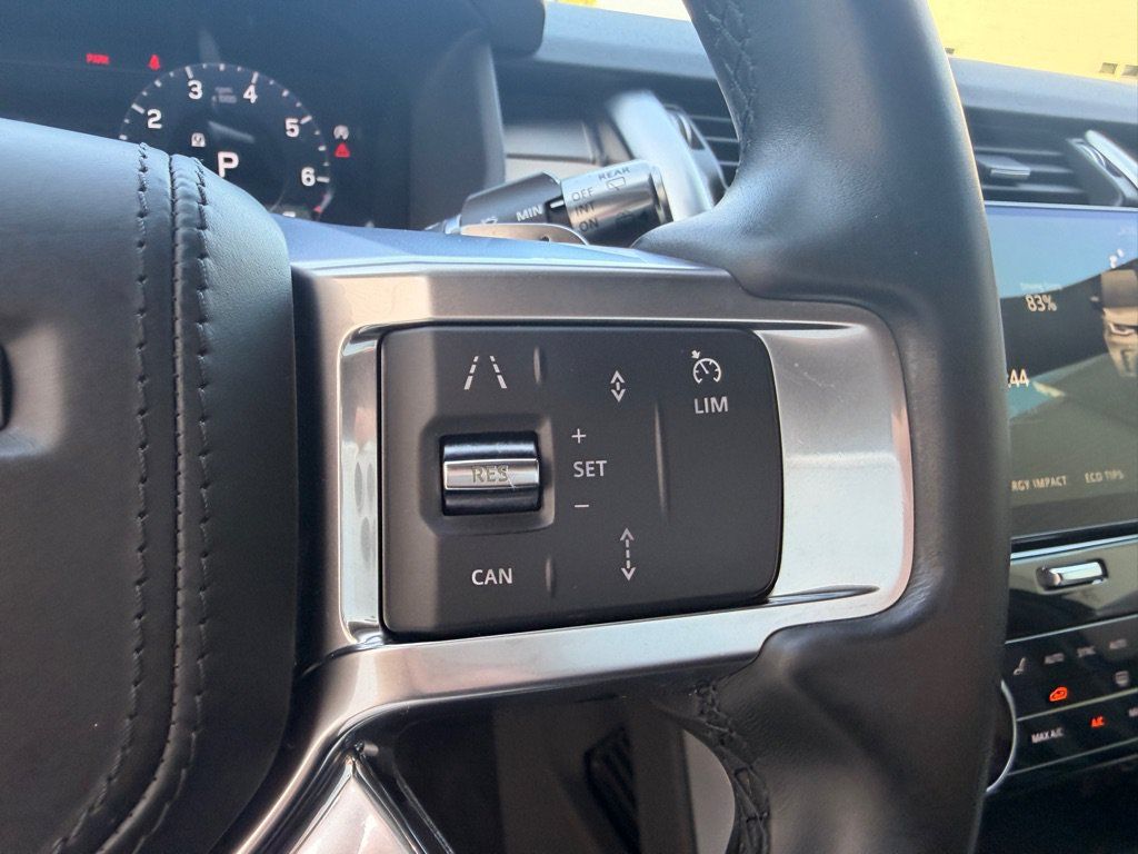 Used 2021 Land Rover Discovery HSE R-Dynamic AWD/4WD image 13