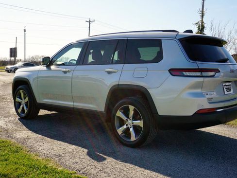 Used 2021 Jeep Grand Cherokee L Limited image 21