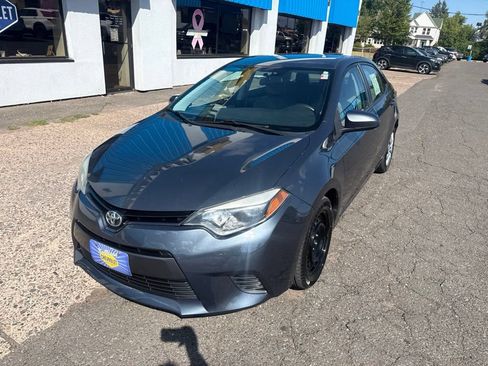 Used 2015 Toyota Corolla LE FWD image 3