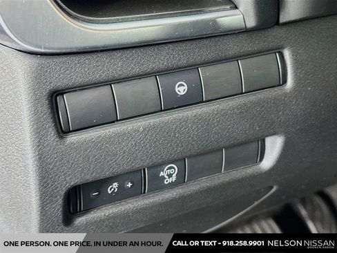 Used 2023 Nissan Rogue SV FWD image 10