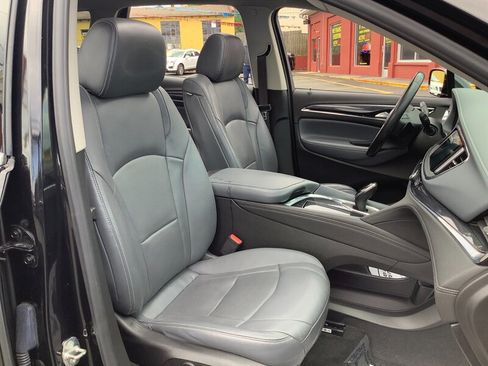 Used 2018 Buick Enclave Essence AWD/4WD image 16