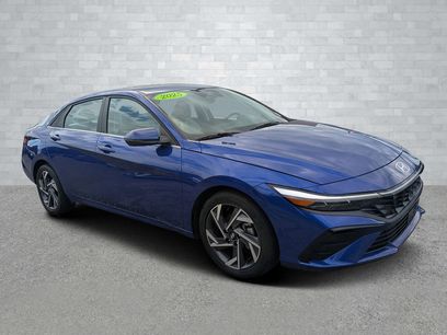 Used 2025 Hyundai Elantra Limited w/ Cargo Package