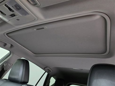 Used 2017 Toyota RAV4 Limited image 14