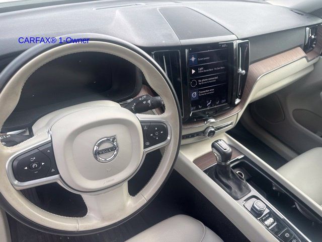 Used 2021 Volvo XC60 T5 Momentum AWD/4WD image 11