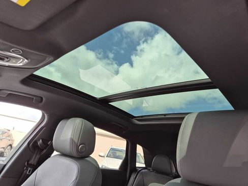 Used 2023 Audi e-tron Premium w/ Convenience Plus Package image 18