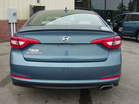 Used 2017 Hyundai Sonata SE image 5