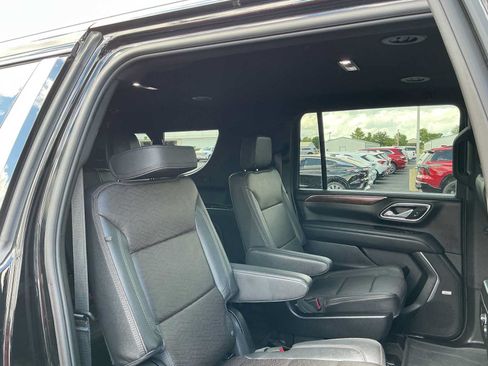 Used 2024 Chevrolet Suburban High Country AWD/4WD image 25