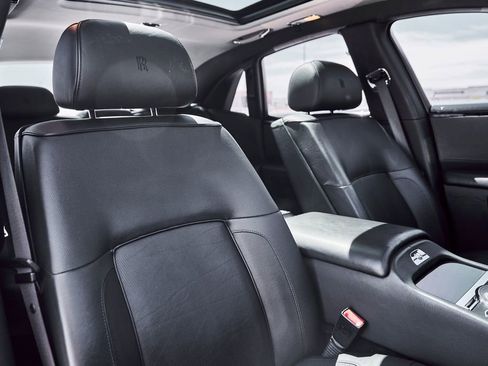 Used 2014 Rolls-Royce Ghost RWD image 47