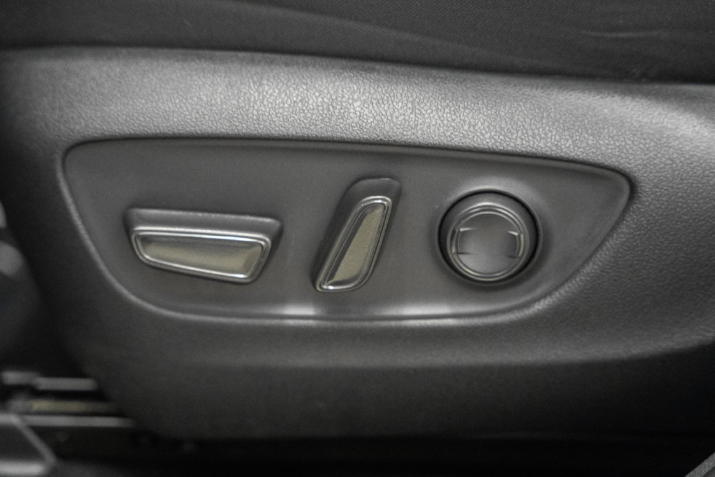 Certified 2025 Toyota RAV4 XLE AWD/4WD image 33