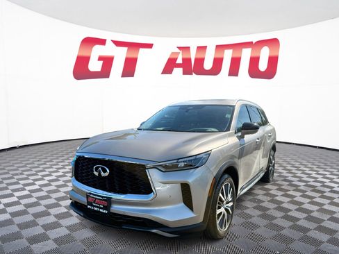 Used 2023 INFINITI QX60 Sensory AWD/4WD image 2