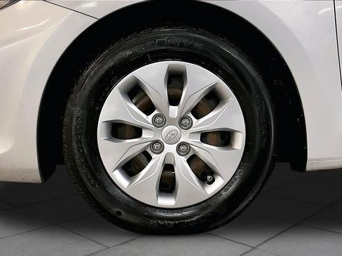 Used 2015 Hyundai Accent GS FWD image 11