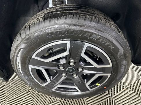 New 2026 Jeep Cherokee Laredo image 5