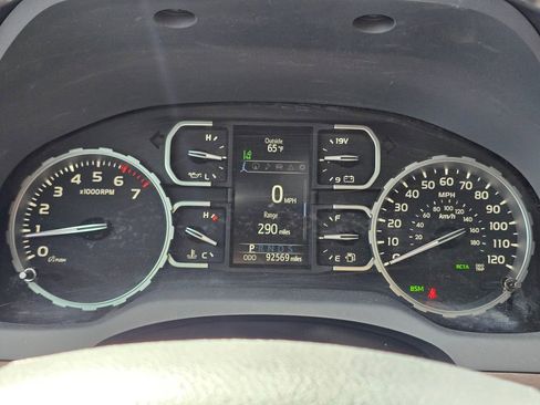 Used 2021 Toyota Tundra Limited w/ Limited Premium Package image 28