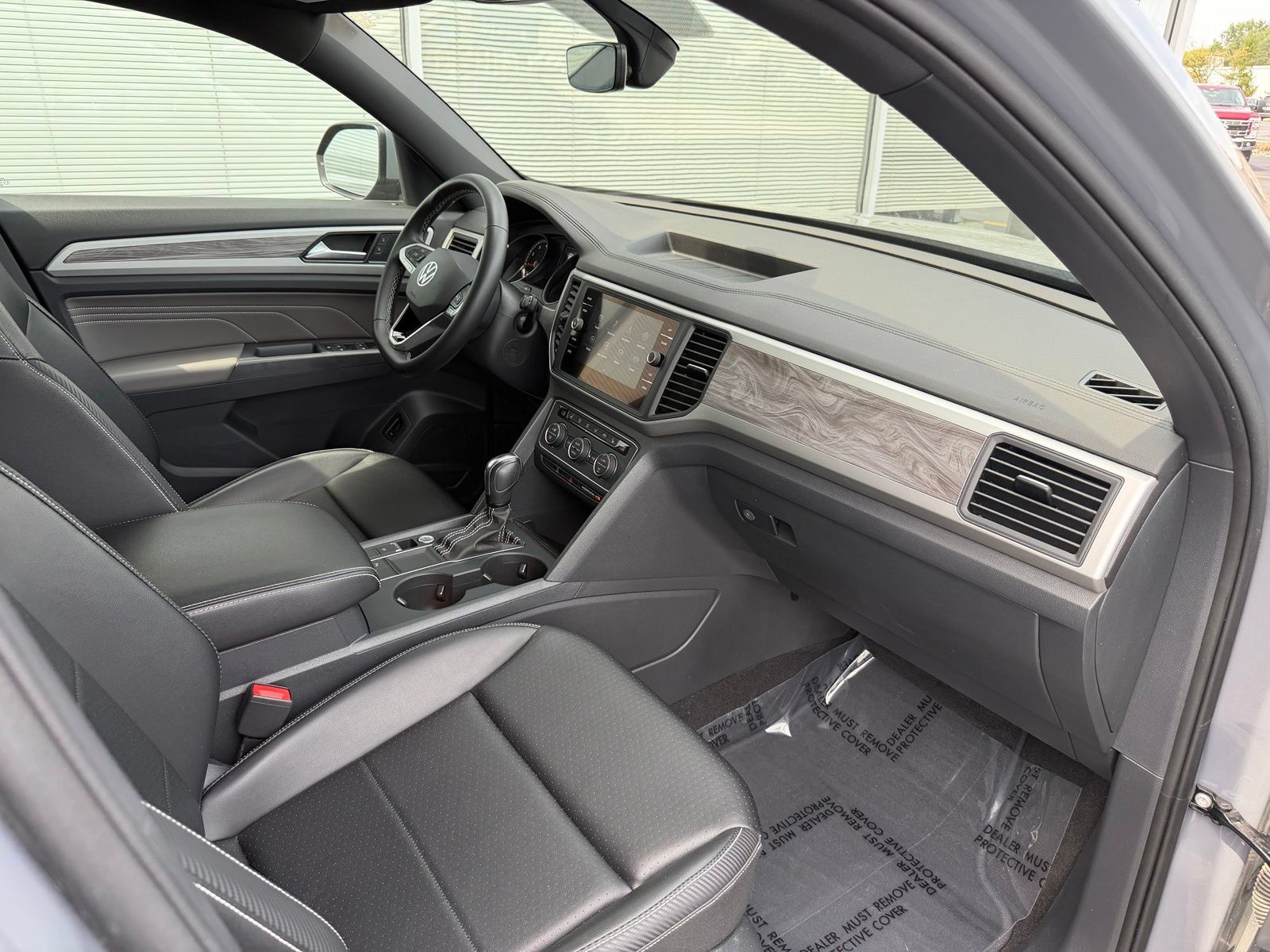 Used 2021 Volkswagen Atlas Cross Sport SE FWD image 9