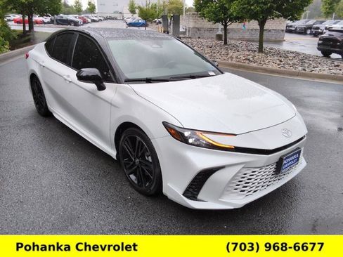 Used 2025 Toyota Camry XSE FWD image 1