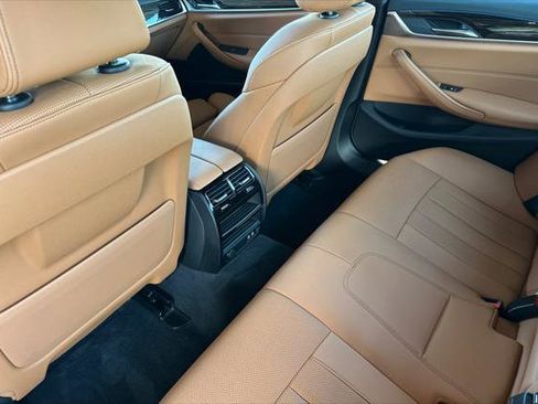 Used 2023 BMW 530e xDrive w/ Convenience Package image 11