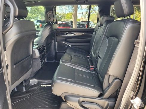 Used 2023 Jeep Wagoneer 4WD w/ Premium Group I image 14