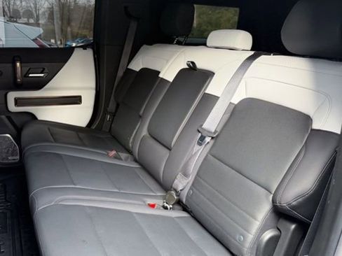 Used 2024 GMC Hummer EV 2X AWD/4WD image 42