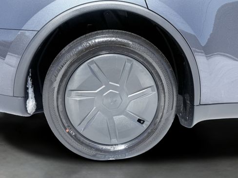 Used 2026 Tesla Model Y 2WD image 15