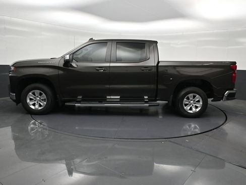 Used 2022 Chevrolet Silverado 1500 LT RWD image 2