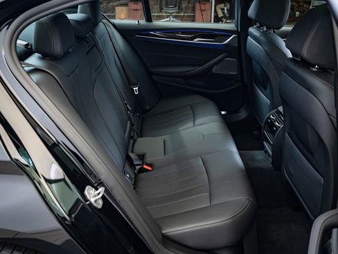 Used 2021 BMW 540i xDrive w/ Premium Package image 33