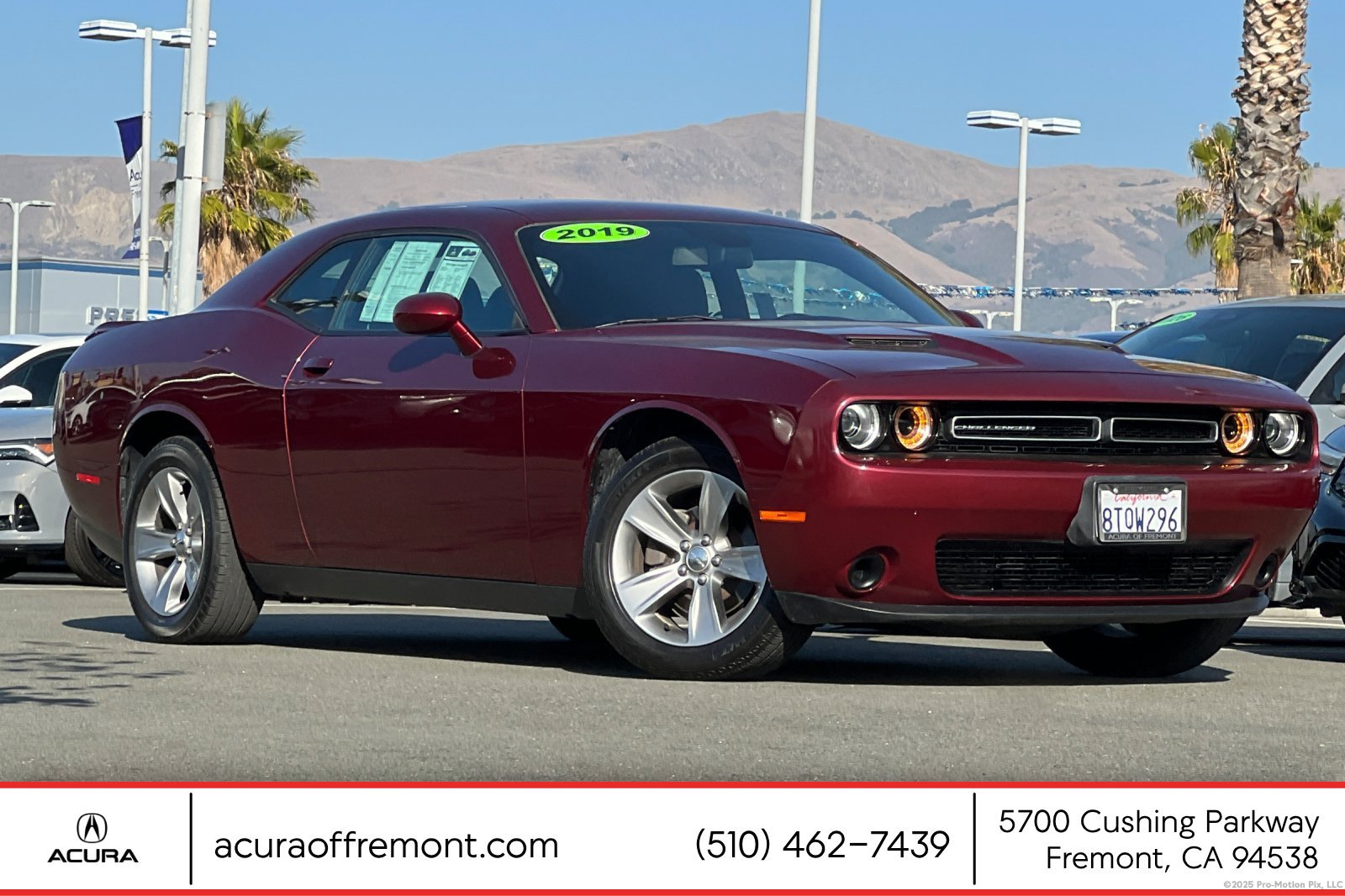 Used 2019 Dodge Challenger SXT RWD image 1