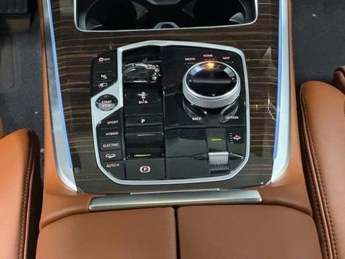 New 2026 BMW X5 xDrive50e w/ Executive Package image 17