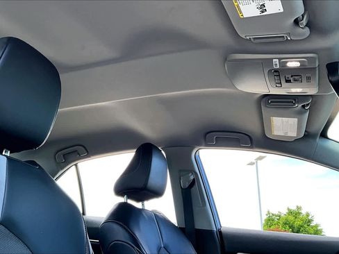 Used 2023 Toyota Camry XSE FWD image 13
