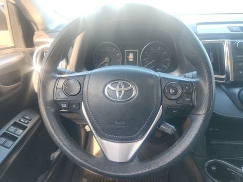 Used 2018 Toyota RAV4 LE w/ Carpet Mat Package FWD image 9