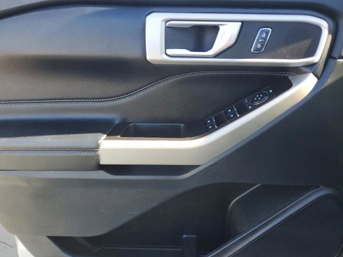 Used 2022 Ford Explorer XLT w/ Equipment Group 202A image 16