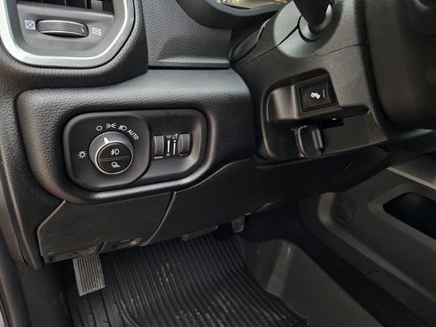 New 2026 RAM 2500 Laramie AWD/4WD image 15