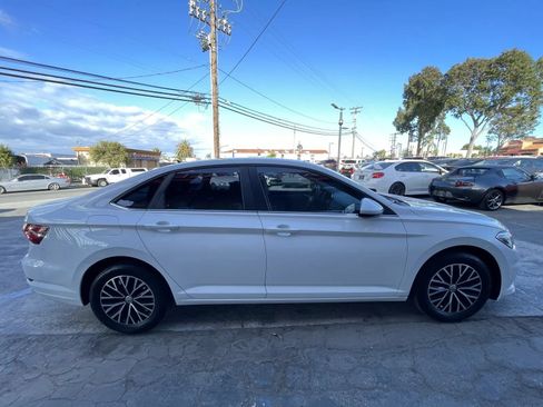 Used 2019 Volkswagen Jetta SE FWD image 4