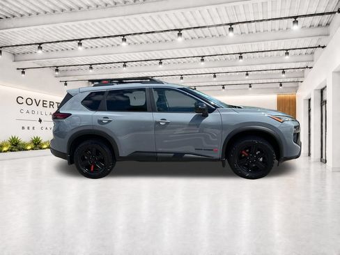Used 2025 Nissan Rogue SV AWD/4WD image 15
