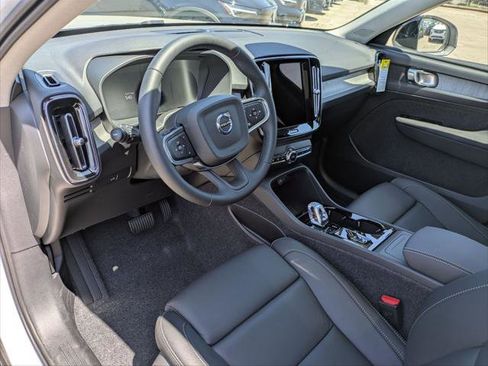 New 2026 Volvo XC40 B5 Plus w/ Climate Package image 7