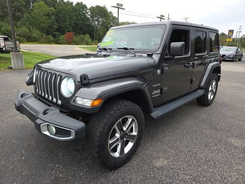 Used 2020 Jeep Wrangler Unlimited Sahara w/ Dual Top Group AWD/4WD image 3