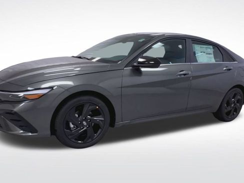New 2026 Hyundai Elantra SEL Sport Premium FWD image 17