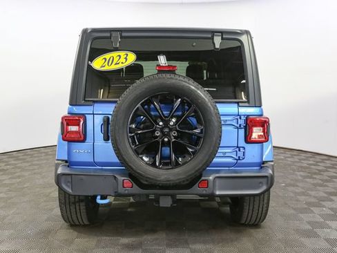 Used 2023 Jeep Wrangler Unlimited Sahara w/ Cold Weather Group AWD/4WD image 11